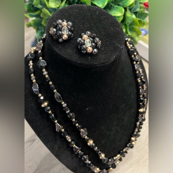 VINTAGE CHICOS/JAPAN NECKLACE & CLIP SET THAT IS CLASSY AND SOOO RICH 💕👏 - Picture 7 of 15